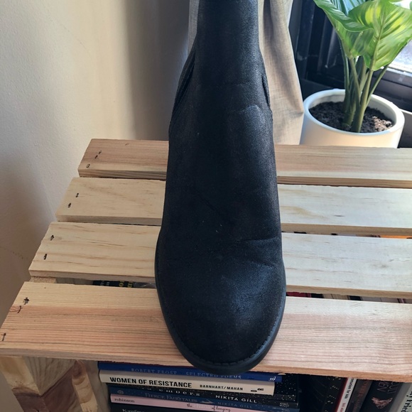 Faux Suede Side Cutout Booties - Picture 4 of 7